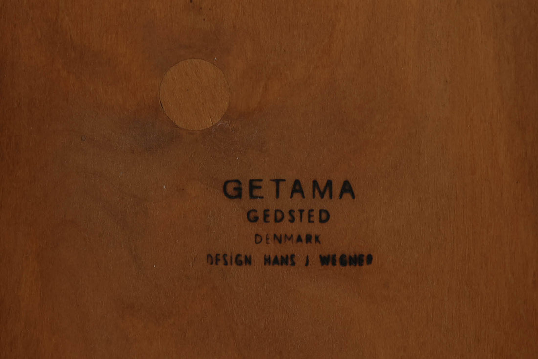 北欧より買い付けたGETAmA社製ベッドフレームです。マットレスは付属しません。チーク材と籐の組み合わせが非常に美しいデザインです。