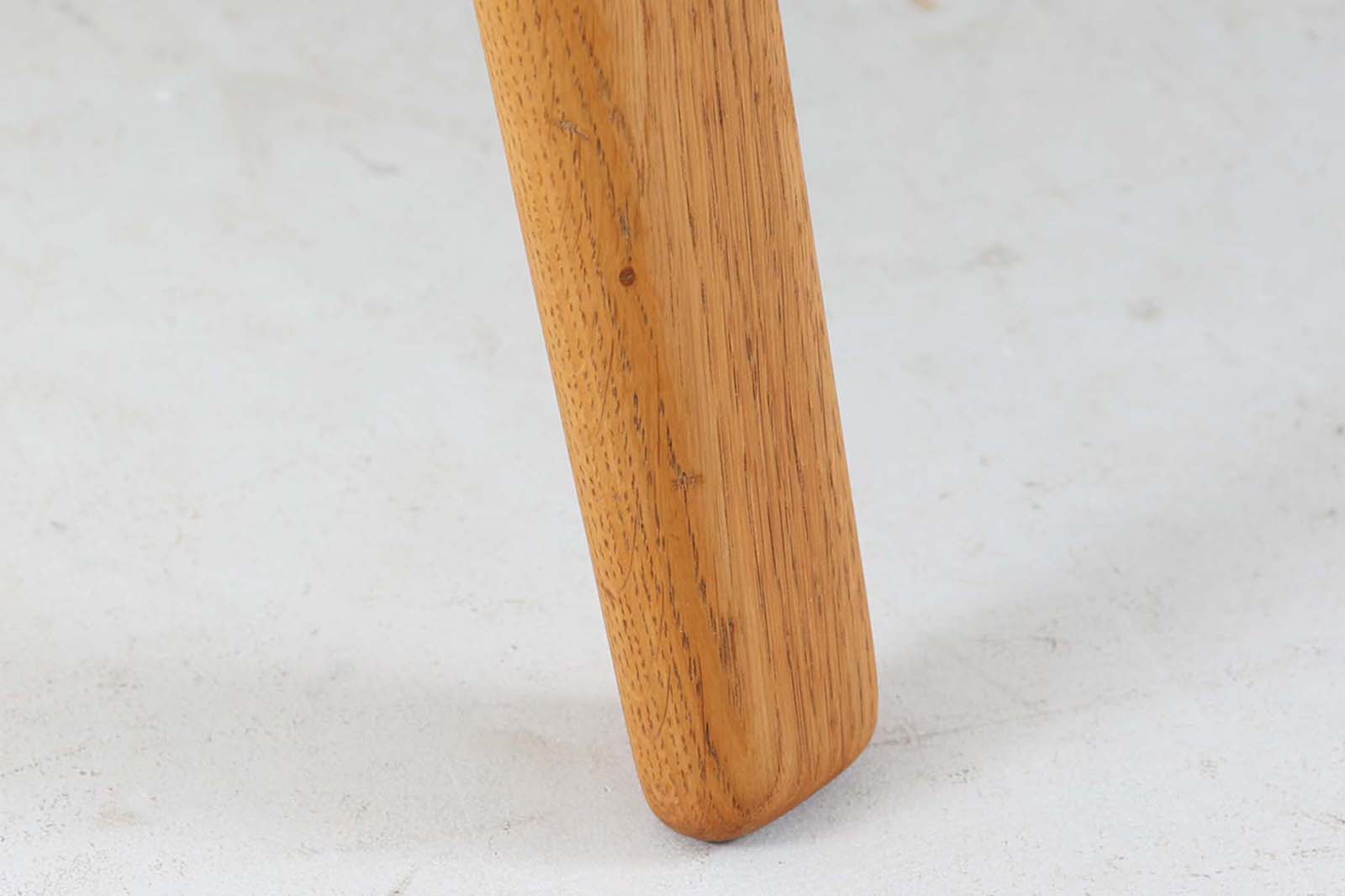 北欧家具を代表するソファ『GE290A』です。クッション内部にはスプリングが内包されており座り心地も良好です。