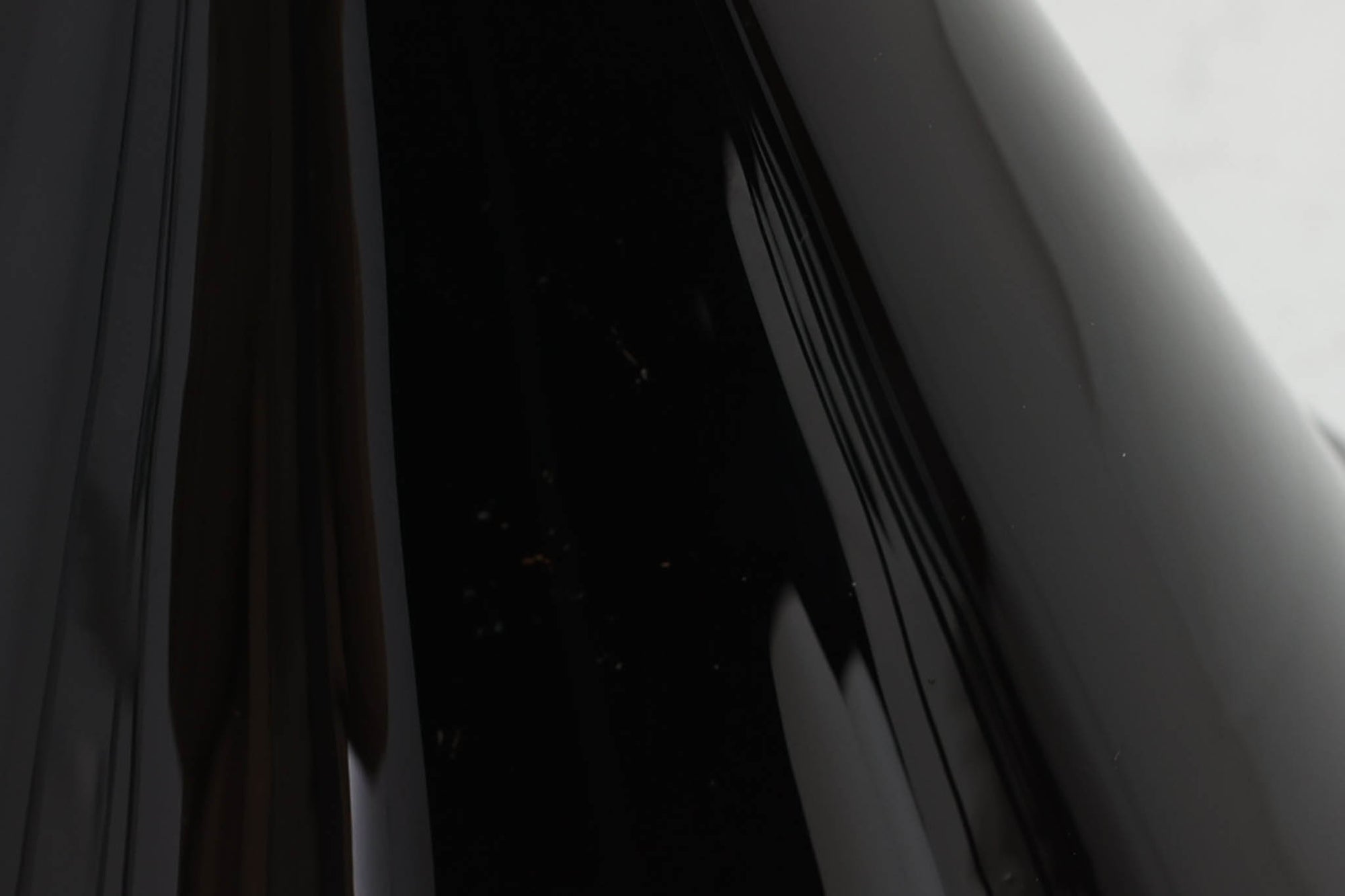 北欧より買い付けた、Holmgaard社製ビンテージランプです。照明部分はデンマークを代表する照明メーカーFog&amp;amp;morup社によって作成されています。Holmgaard社のペンダントライトの中でも人気の「P&amp;amp;TPENDEL」シリーズで内と外側の2層の色味が特徴的です。消灯＆点灯時にそれぞれ違った表情を見せてくれる素敵なデザインです。