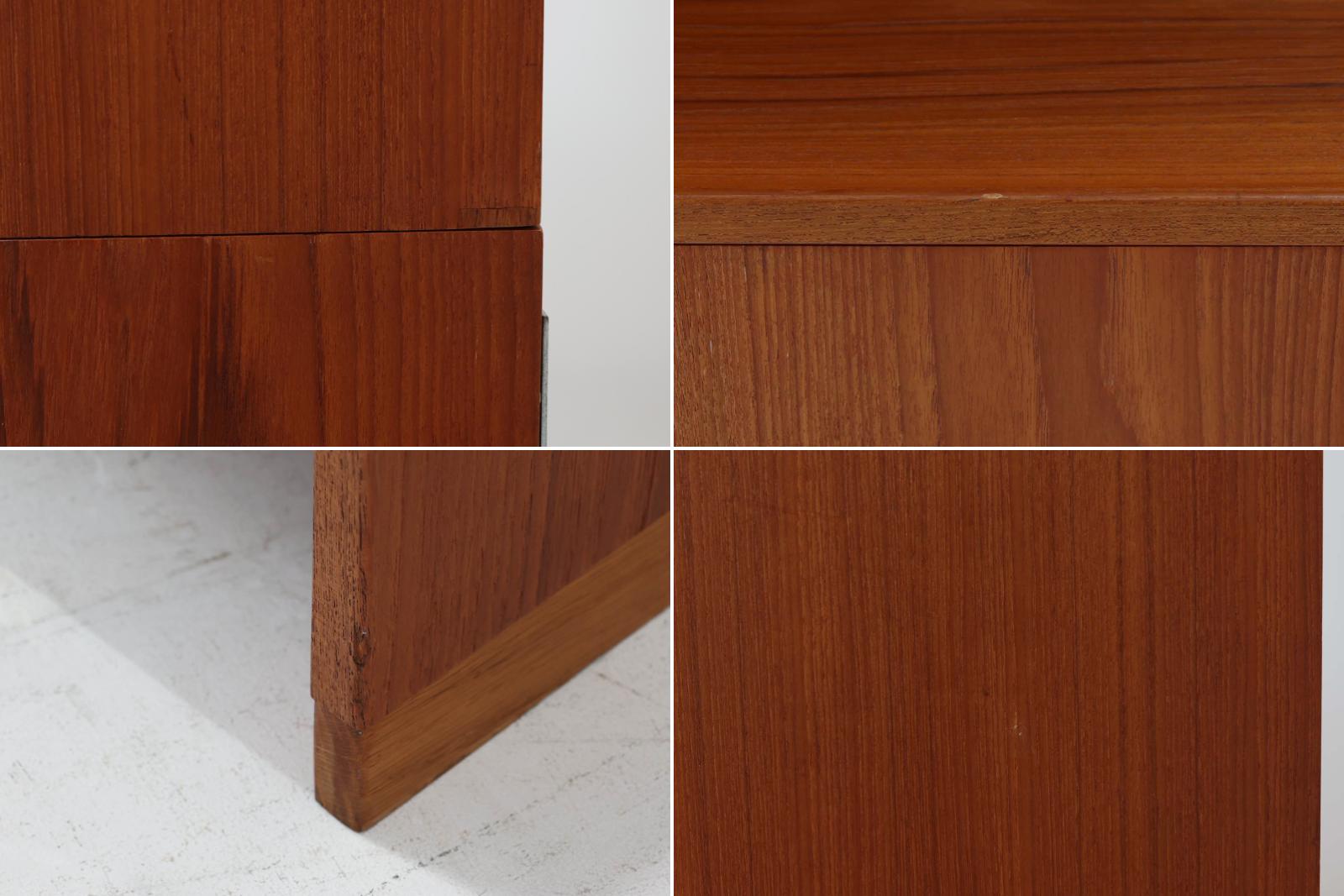 北欧より買い付けたHansJ.Wegnerデザインのブックシェルフです。彼のキャビネット類を数多く手がけたRYmobler社製の本棚です。シンプルなデザインながらも要所要所にウェグナーらしいデザインが施してあり、実用性にも優れている逸品です。本体がチーク材（足摺りのみオーク材）の希少なモデルです。