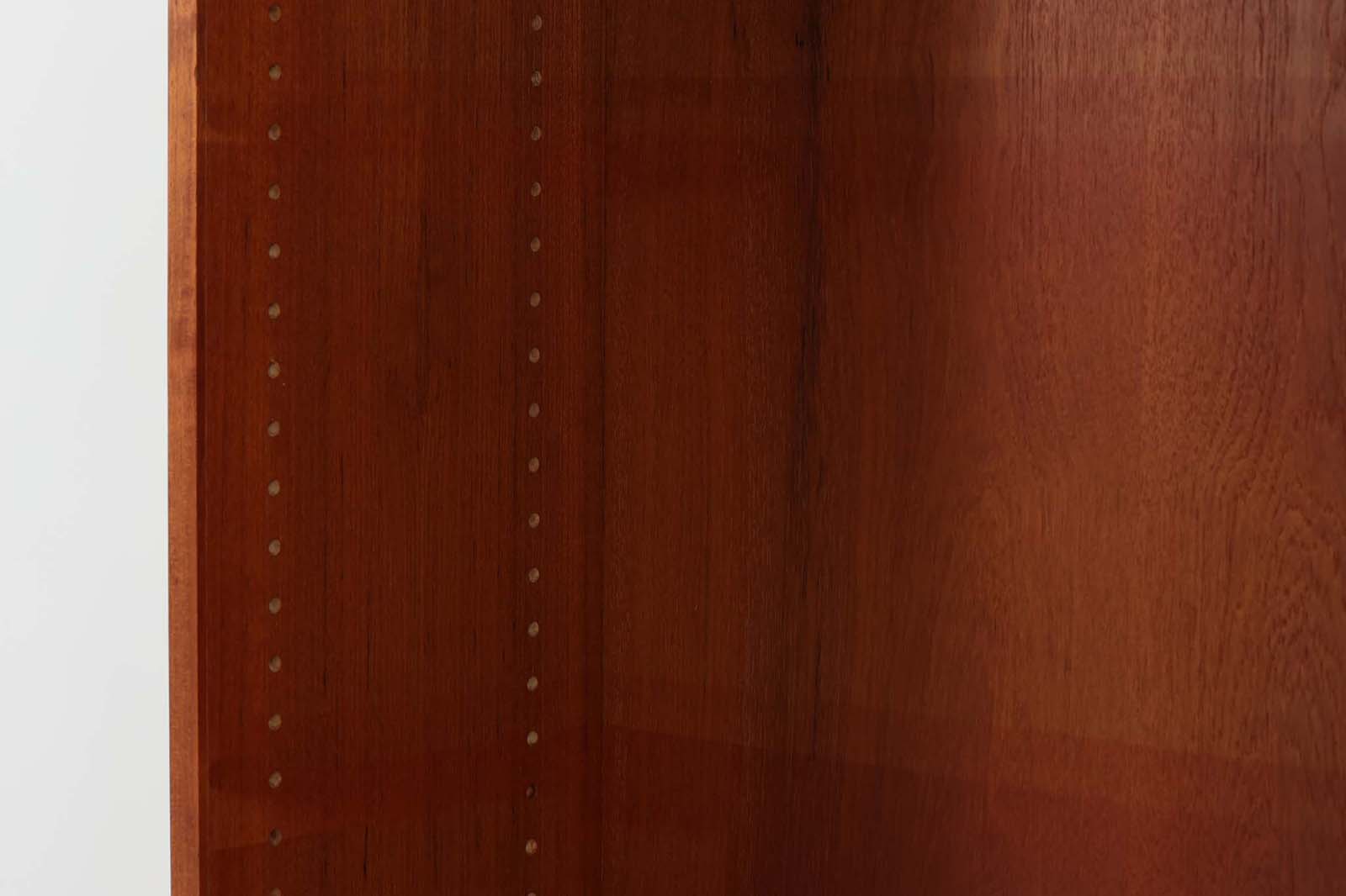 モーエンセンを代表するデザインで、デンマークの名工FDB社によって作成されています。小ぶりで使い勝手の良いサイズ感です。