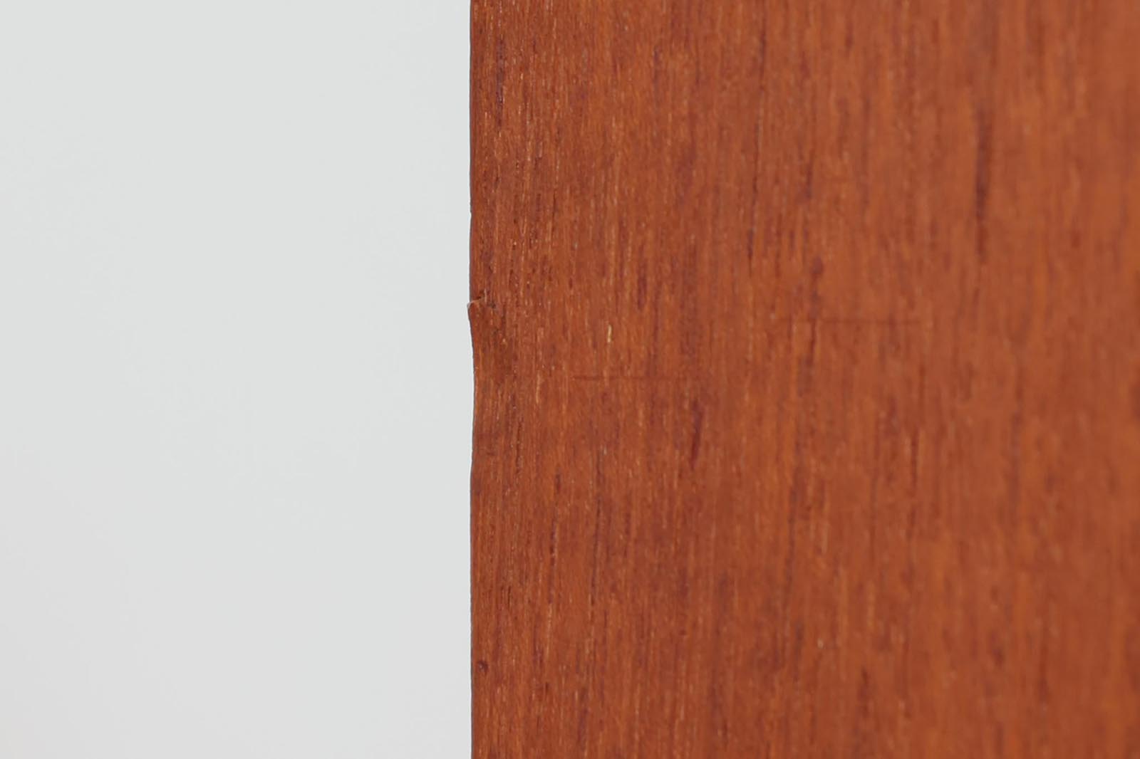 モーエンセンを代表するデザインで、デンマークの名工FDB社によって作成されています。小ぶりで使い勝手の良いサイズ感です。