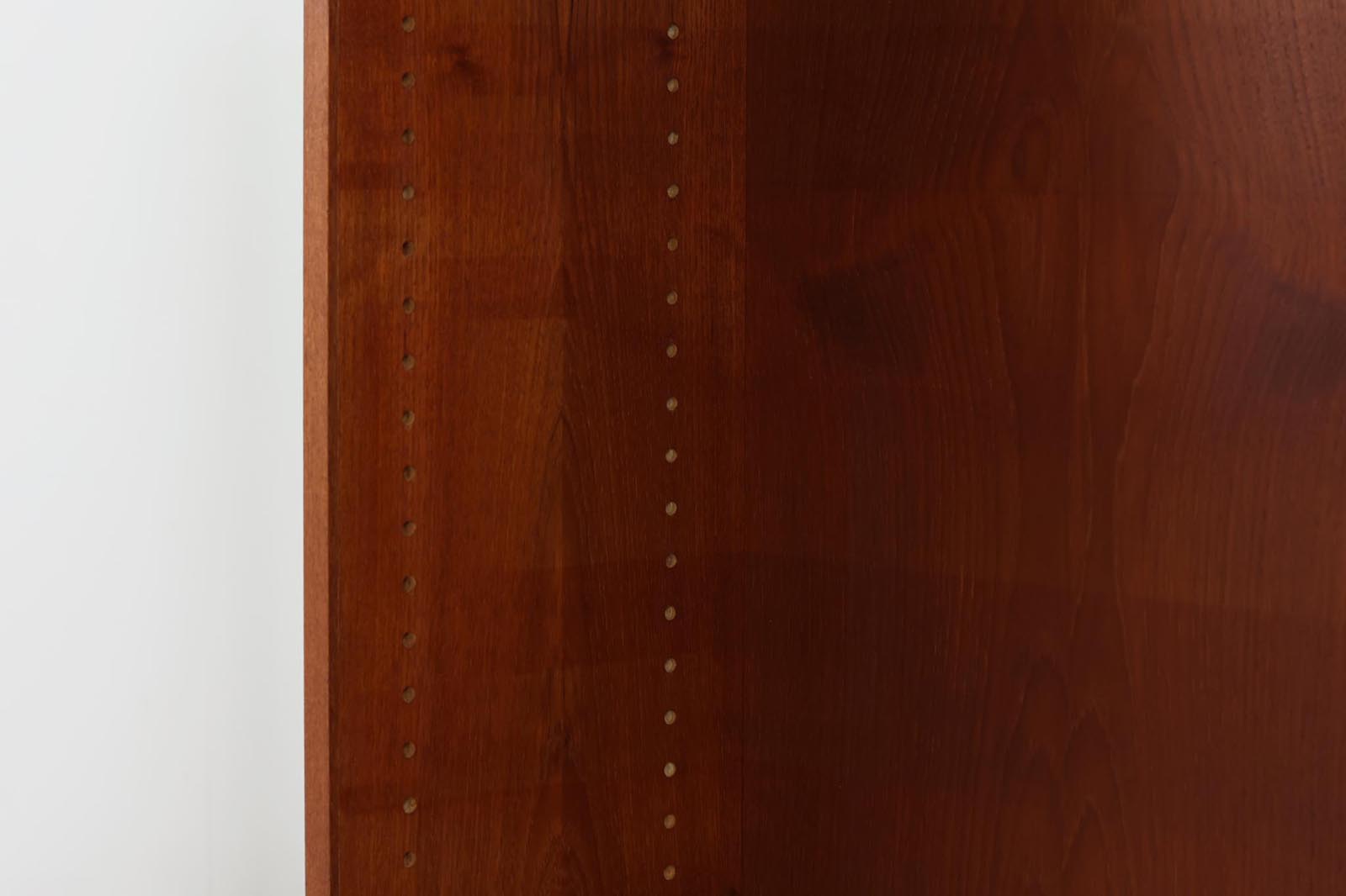 モーエンセンを代表するデザインで、デンマークの名工FDB社によって作成されています。小ぶりで使い勝手の良いサイズ感です。