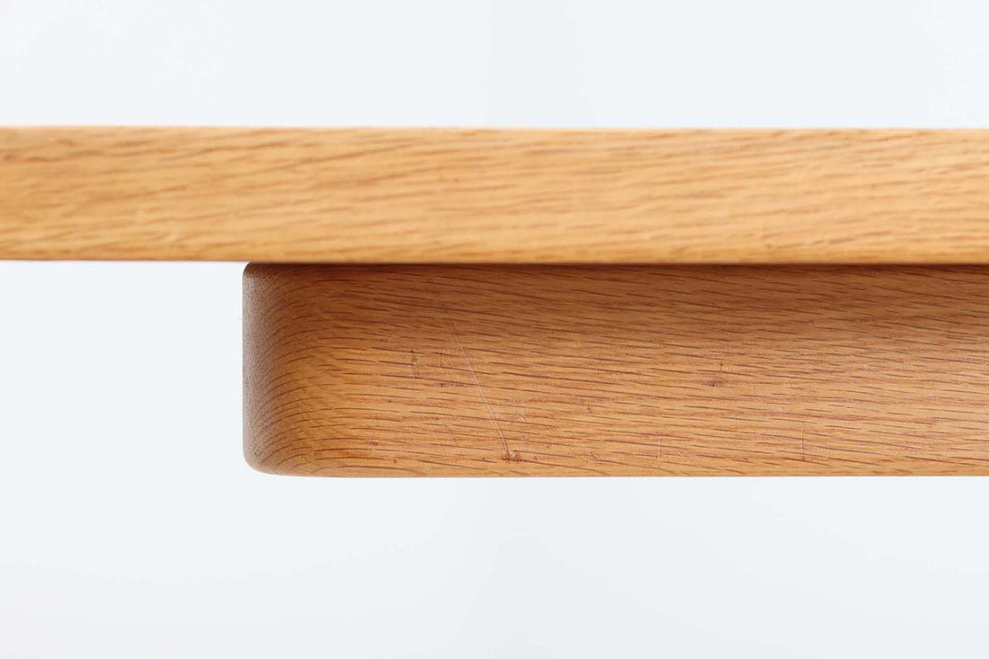 デンマーク製　Borge Mogensen(ボーエ・モーエンセン)　小ぶりなダイニングテーブル　オーク材　幅82cm