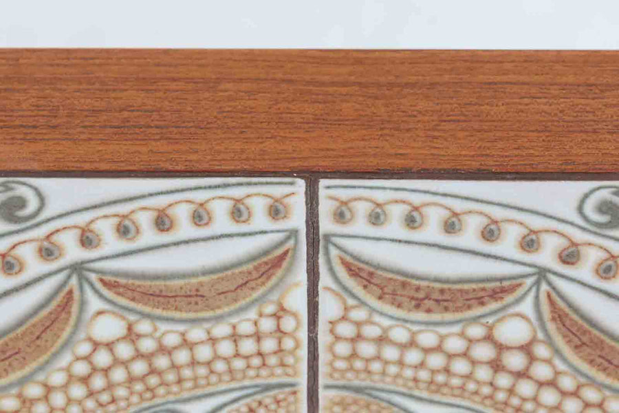 デンマーク製　小ぶりで可愛いタイルトップセンターテーブル　幅92cm　チーク材　北欧家具ビンテージ
