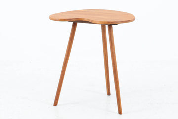 デンマーク製　お洒落な形のサイドテーブル　3本脚　チーク無垢材　北欧家具ビンテージ