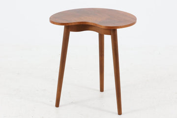 デンマーク製　お洒落な形のサイドテーブル　3本脚　ウォールナット×ビーチ材　北欧家具ビンテージ