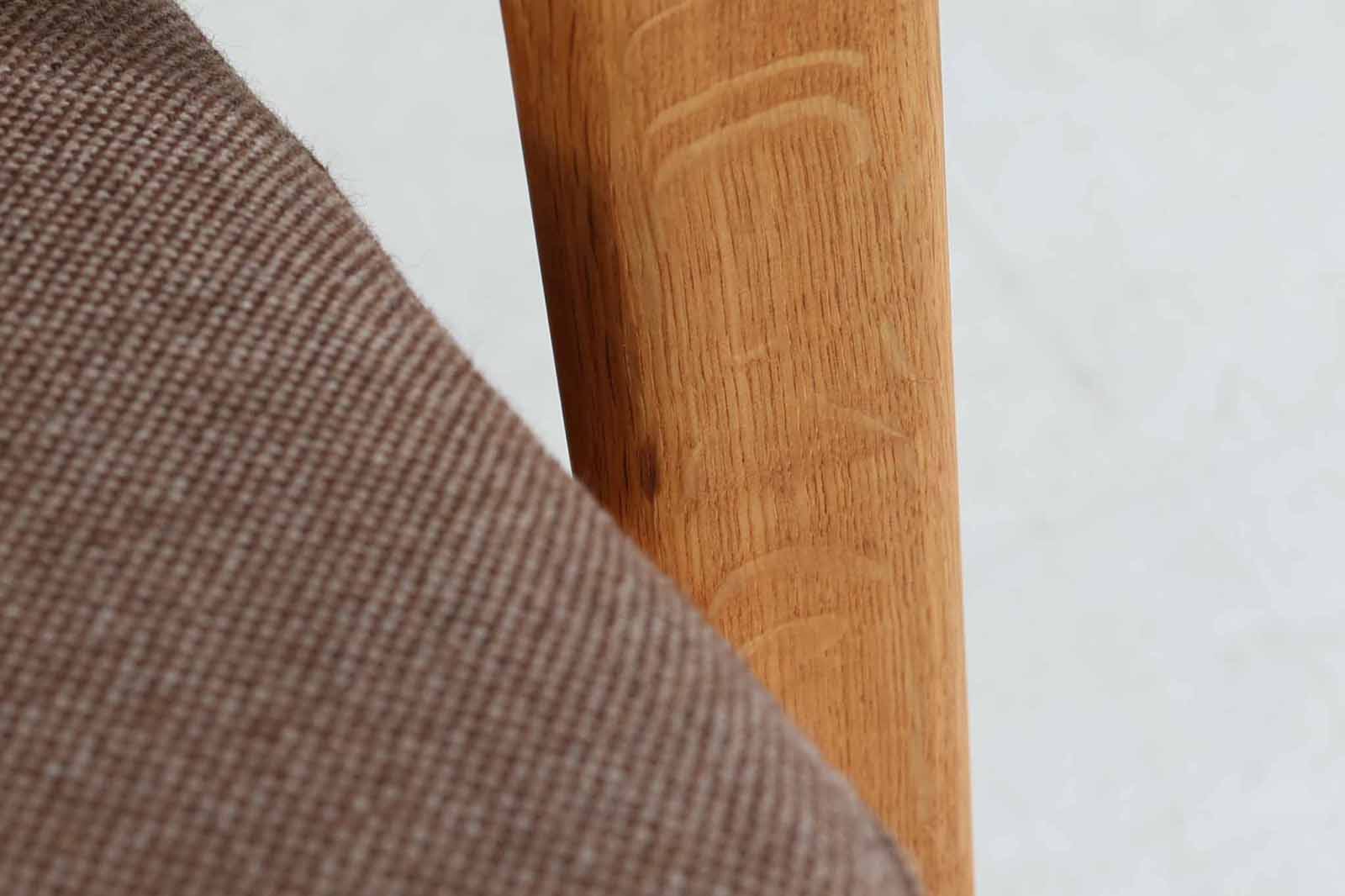 北欧家具を代表するソファ『GE290A』です。クッション内部にはスプリングが内包されており座り心地も良好です。