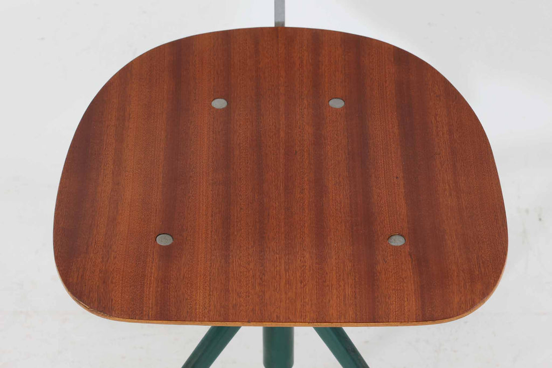 KEVIチェア チーク材 4本脚 デンマーク製 北欧家具ビンテージ – CHLOROS