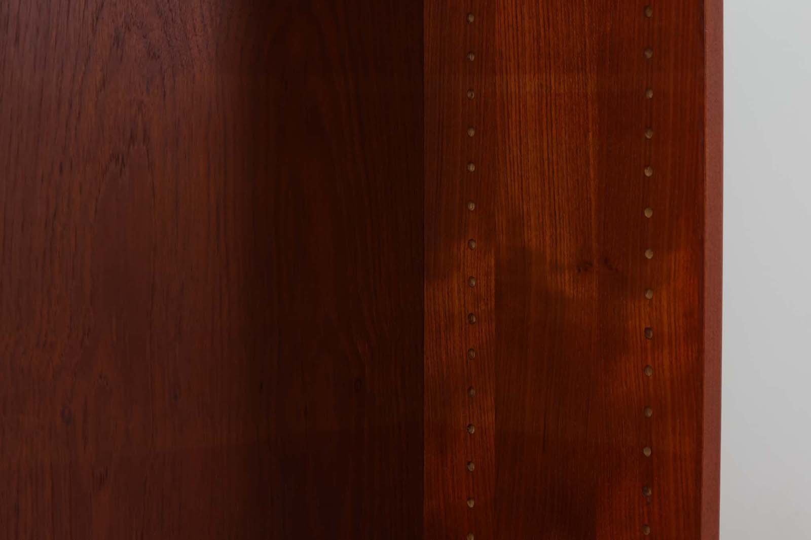 モーエンセンを代表するデザインで、デンマークの名工FDB社によって作成されています。小ぶりで使い勝手の良いサイズ感です。