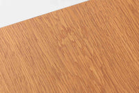 北欧より買い付けたソーイングテーブルです。良質なオーク材が使用されており、シンプルな形状ながらもクオリティーの高い作品です。