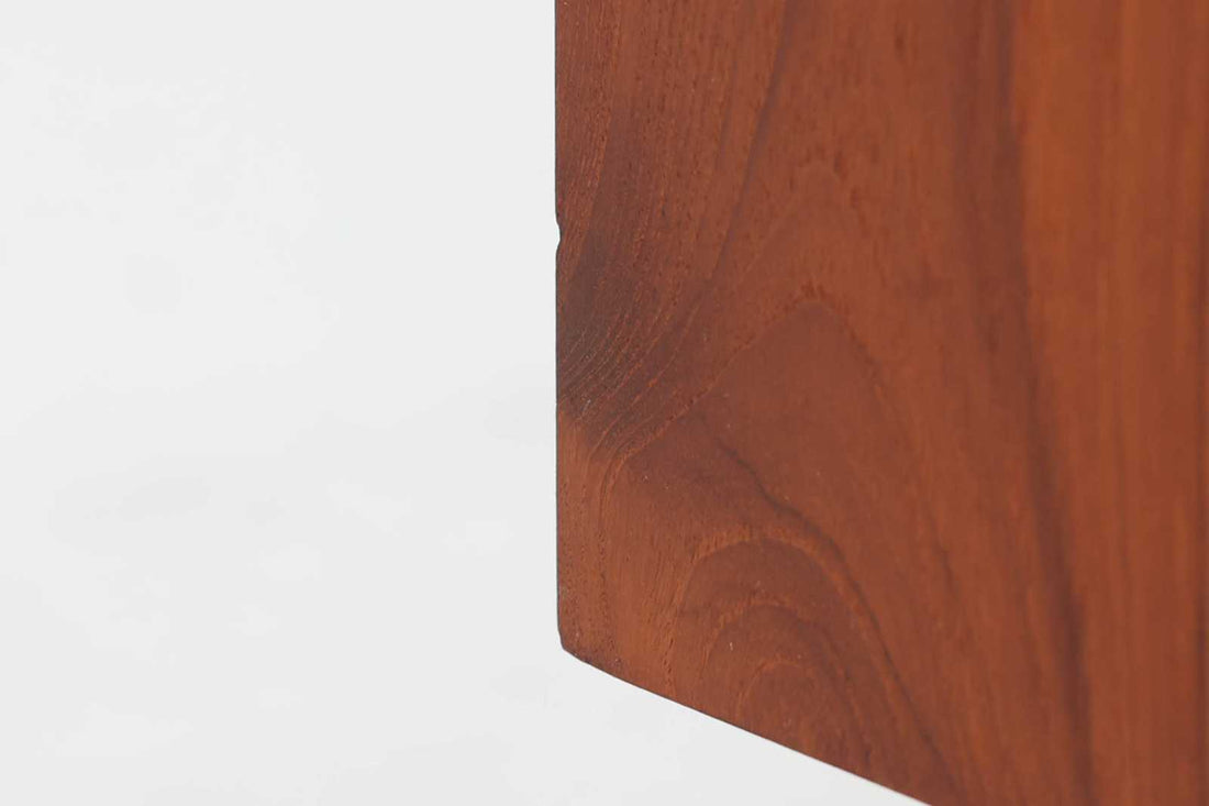 Kai Kristiansen(カイ・クリスチャンセン)　小ぶりなローボード　蛇腹扉　チーク材　北欧家具ビンテージ