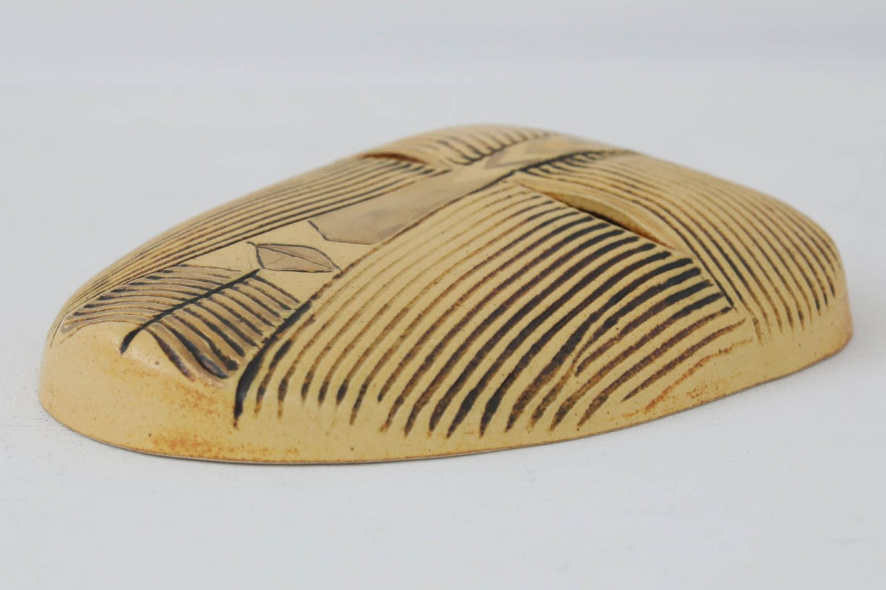 LisaLarsonのMASKERです。こちらの製品はセラミックスタジオ製で比較的新しいお品です。