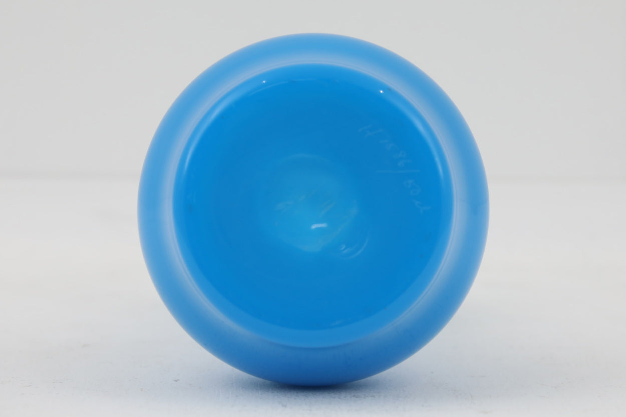 ErikHoglundのカラフェです。製品には大きな気泡がたくさん入っておりホグランらしい独特なデザインとなっています。