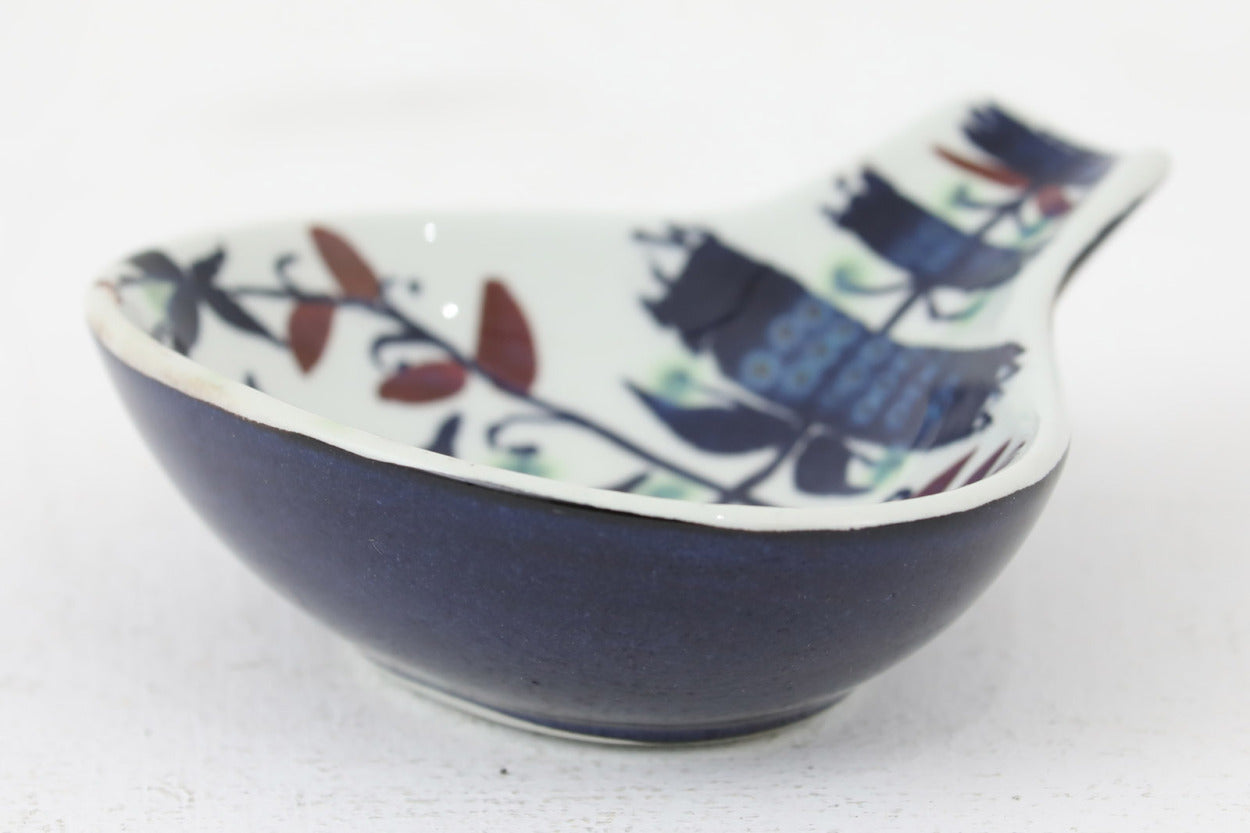 ロイヤルコペンハーゲン社製、MarianneJohnsonデザインのおしゃれな小皿/小物トレイです。