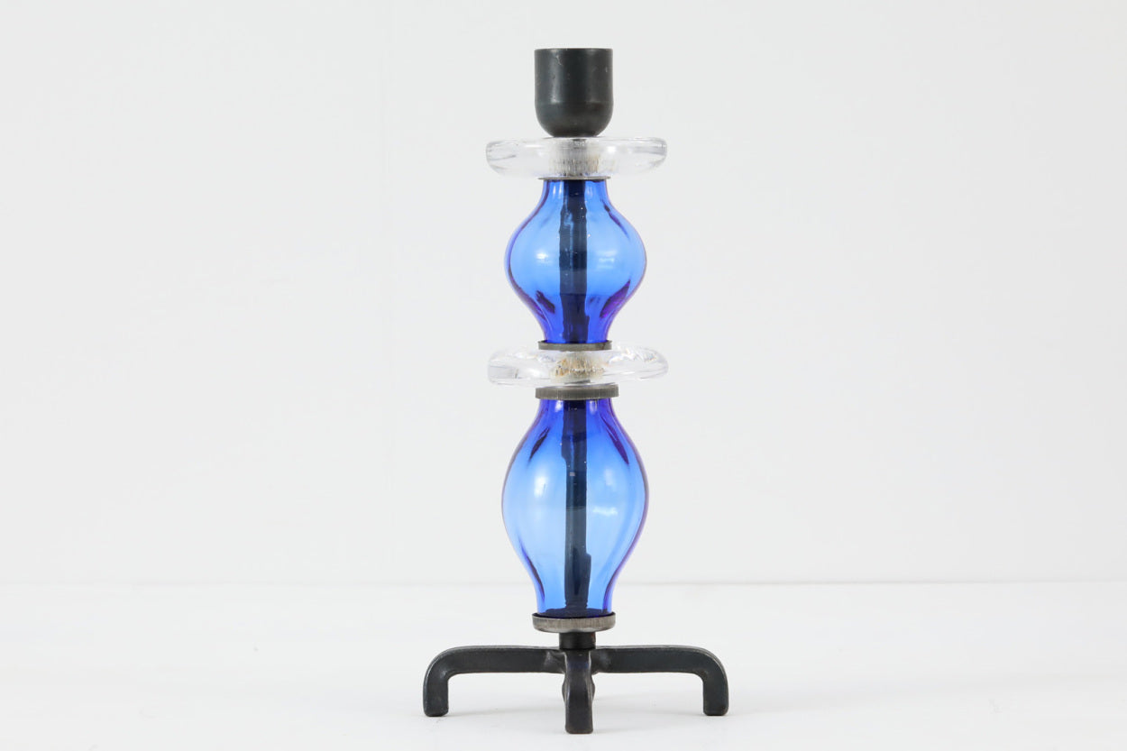ErikHoglundのキャンドルホルダーです。ブルーガラスが非常に美しいお品で人気のデザインです。