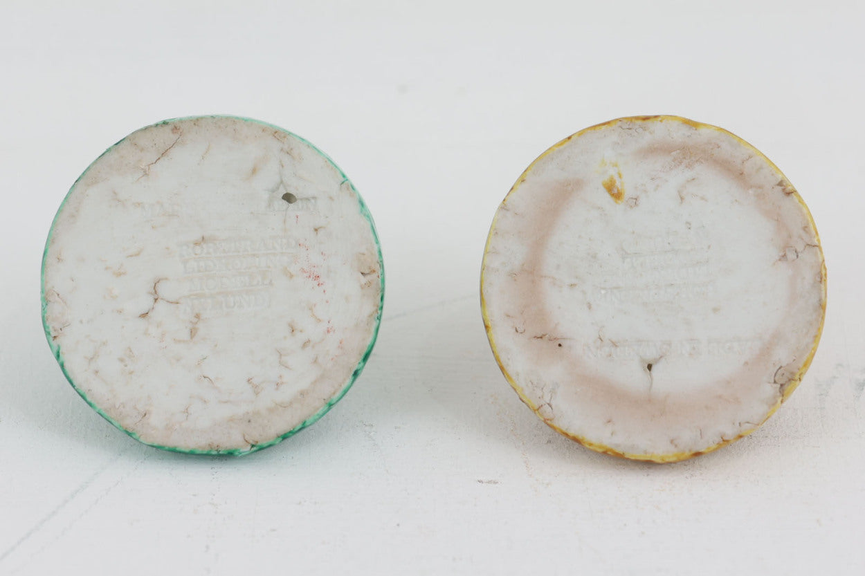 フィンランド人で彫刻家の父と、デンマーク人で陶芸家の母の元に育つGunnarNylundはデンマークで建築を学んだ後、Bing&amp;amp;Grondahl窯、スウェーデンRorstrand窯に就業し、多くの作品を生み出しています。彼の作品は独特な流線型と釉薬が特徴で世界中で重宝されています。