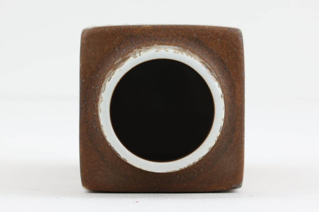 ロイヤルコペンハーゲン社製、BACAシリーズのフラワーベースです。