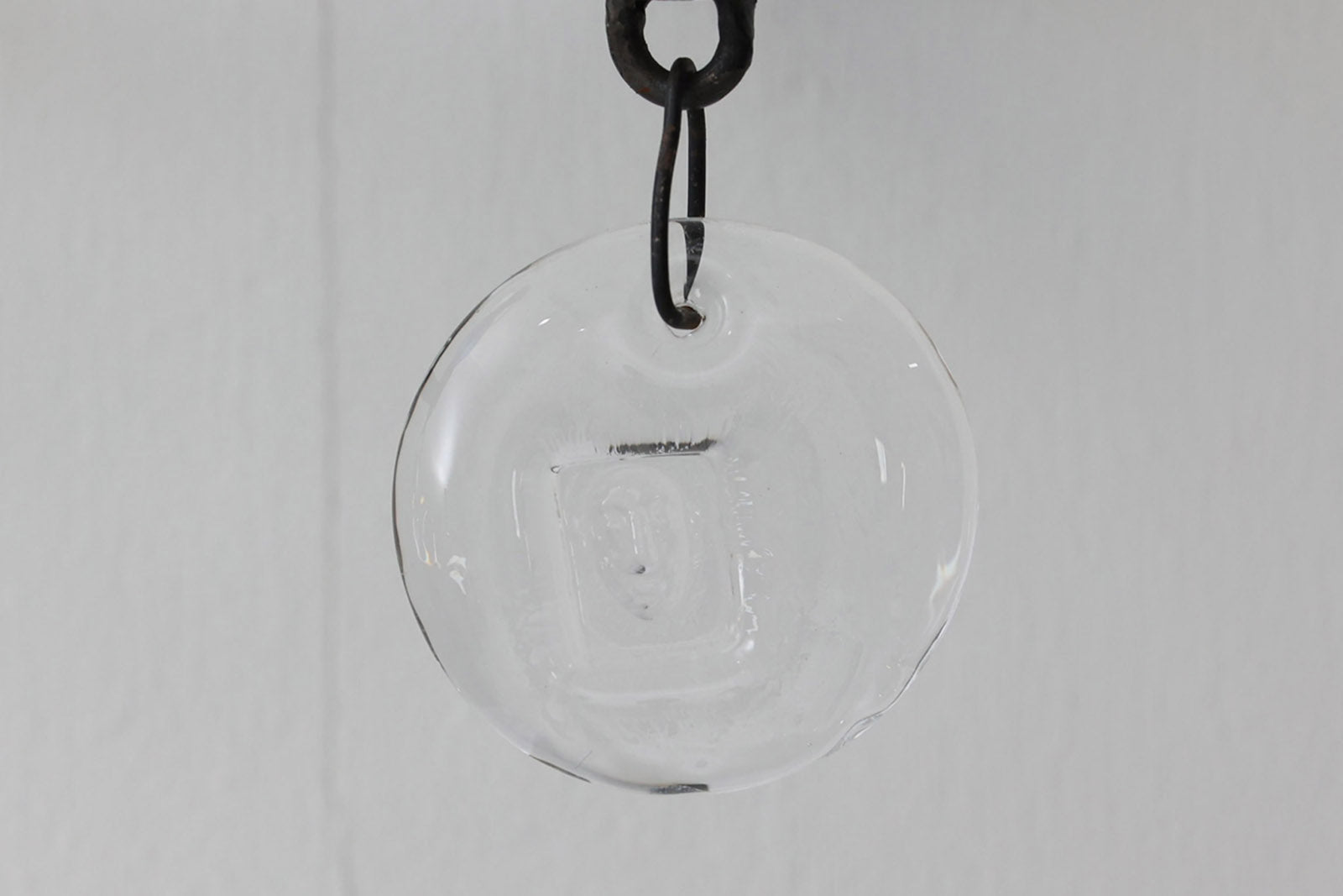 ErikHoglundの小さなガラスがついたキャンドルホルダーです。ホグランの製品では希少なウォールタイプのものです。