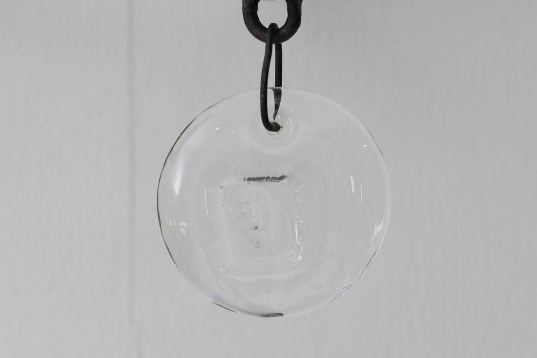 ErikHoglundの小さなガラスがついたキャンドルホルダーです。ホグランの製品では希少なウォールタイプのものです。