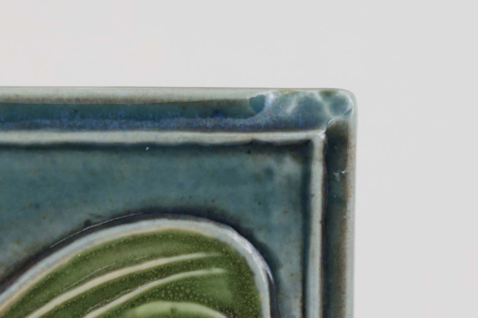 LisaLarsonのFJARILSPLATTORシリーズの陶板です。1972年から1974年にかけて製造され、3種類のチョウのモチーフがあります。