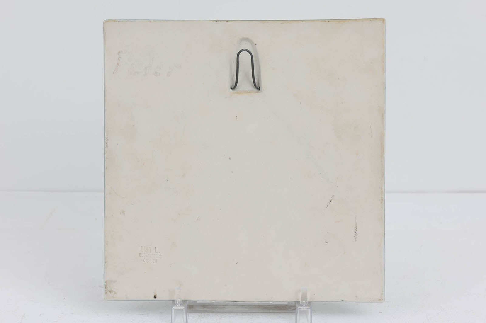 LisaLarsonのFJARILSPLATTORシリーズの陶板です。1972年から1974年にかけて製造され、3種類のチョウのモチーフがあります。