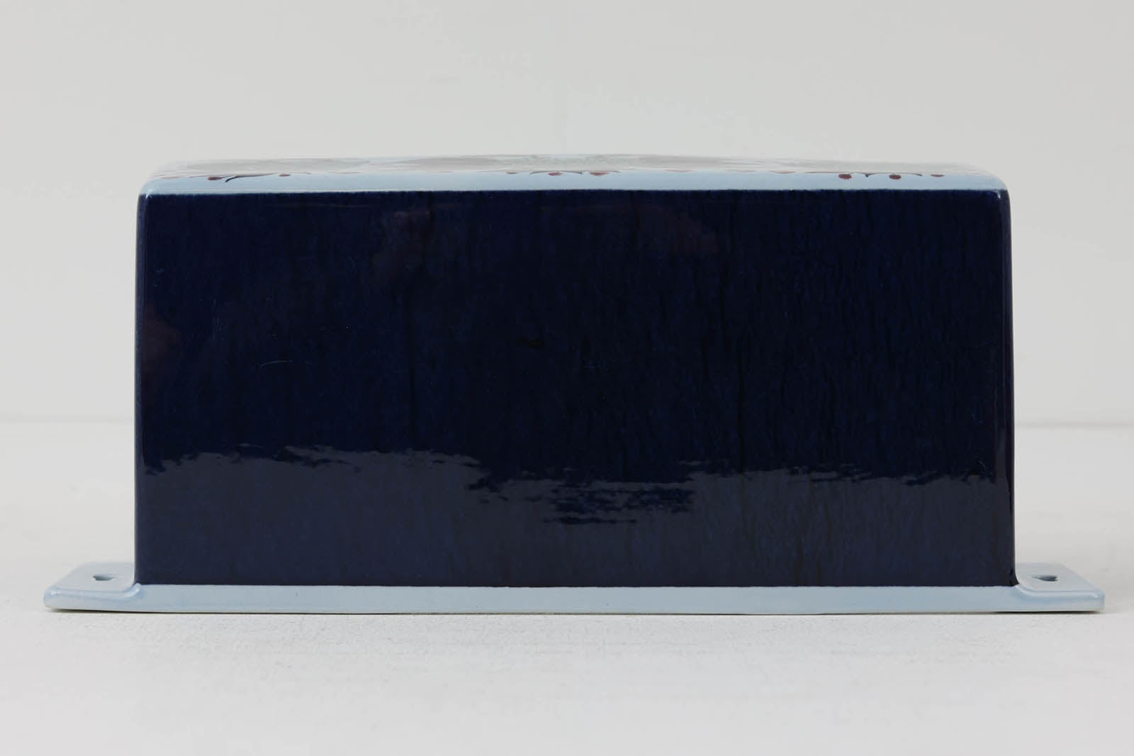 ロイヤルコペンハーゲン社製、BethBreyenデザイン、Teneraシリーズのキッチンペーパーホルダーです。