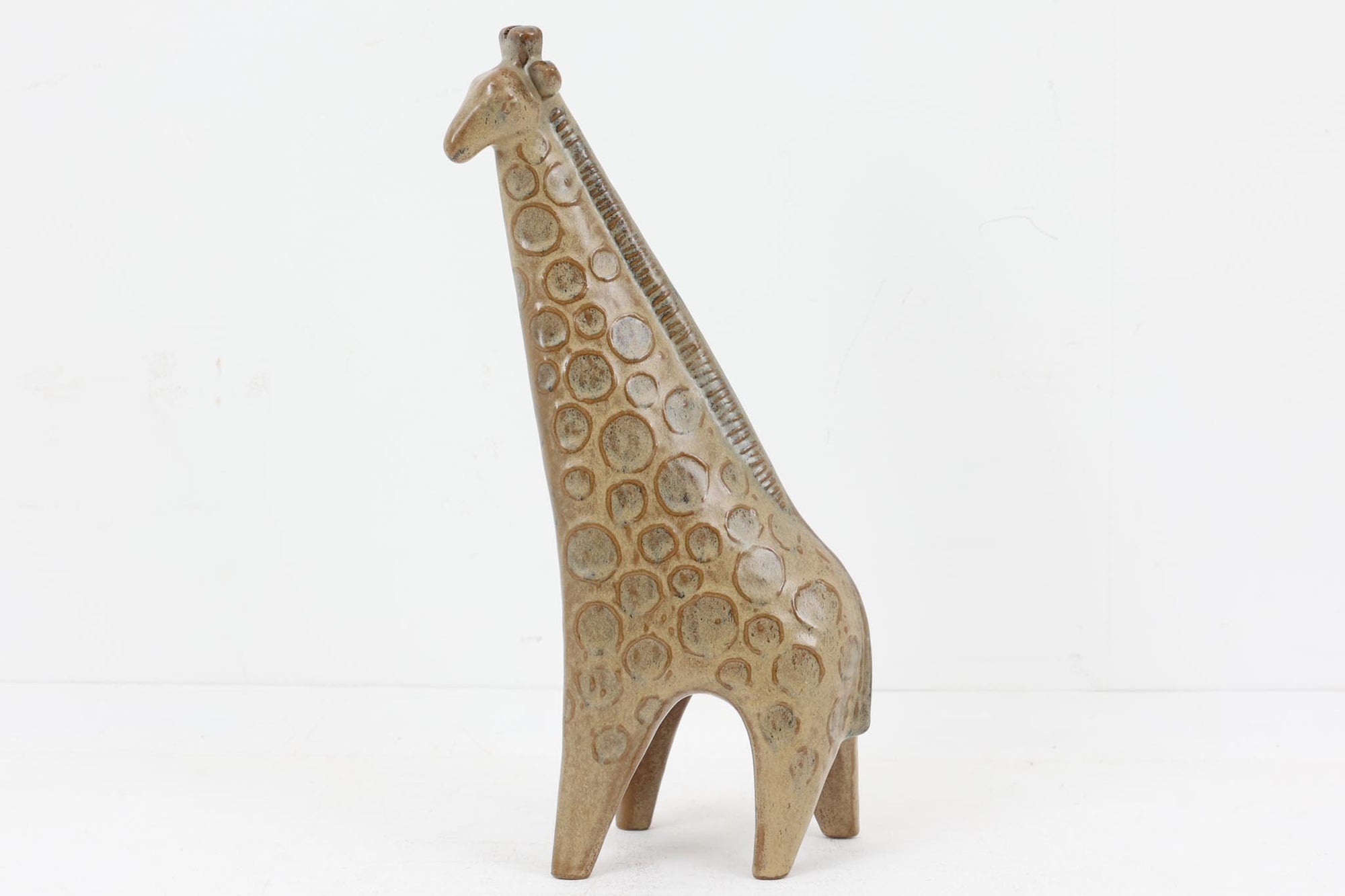 STORA ZOO（大きな動物）シリーズのキリンです。1958-1977年に製造されたお品。人気のシリーズですが小さなLILLA ZOOシリーズに比べ個体数が少ないため、コレクター甲斐のある人気のシリーズになっています。