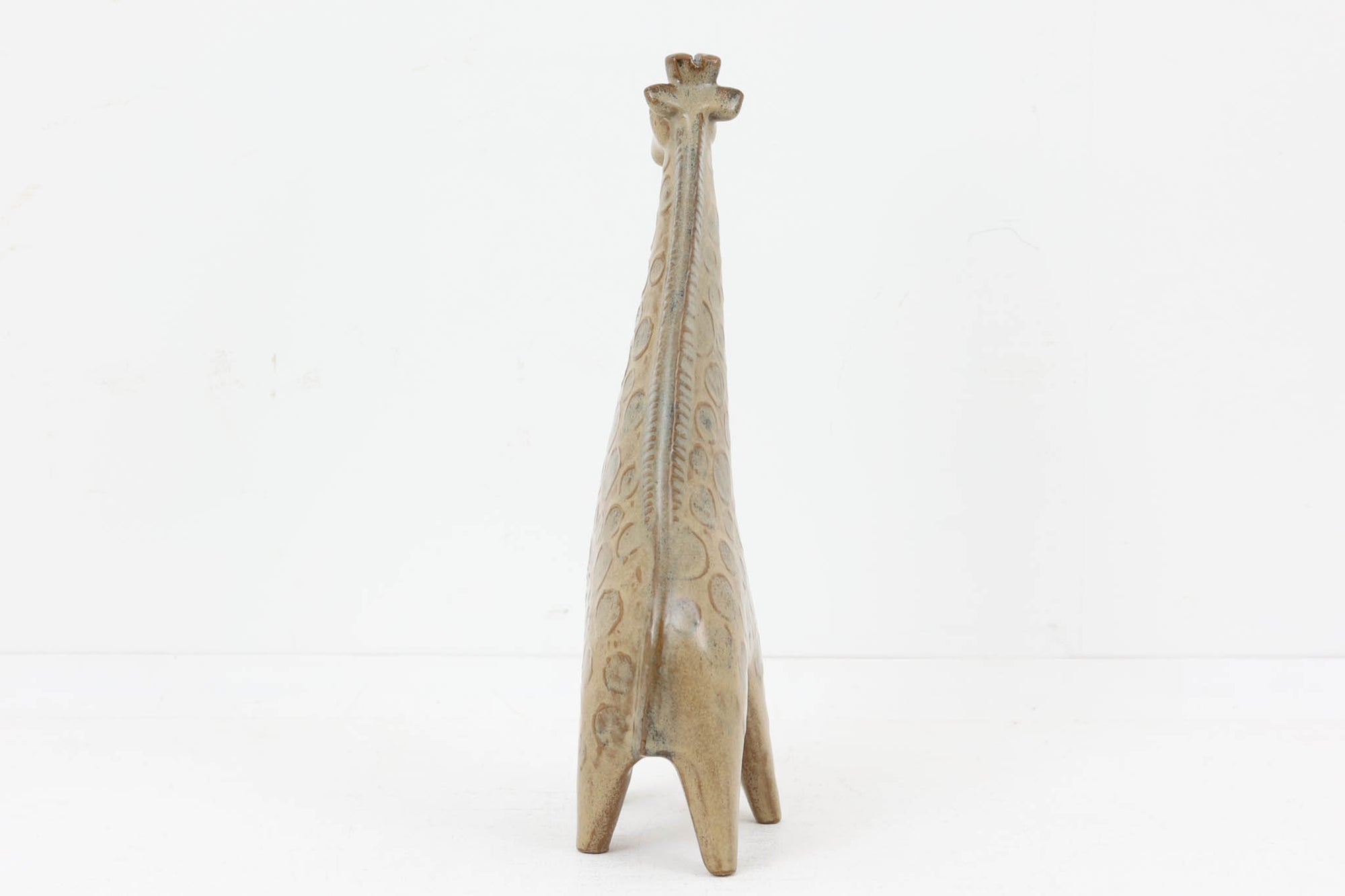 STORA ZOO（大きな動物）シリーズのキリンです。1958-1977年に製造されたお品。人気のシリーズですが小さなLILLA ZOOシリーズに比べ個体数が少ないため、コレクター甲斐のある人気のシリーズになっています。